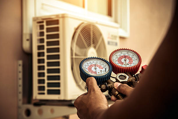 Professional Hvac technician working in Morton, IL